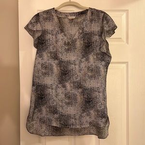 Sioni Flutter sleeve top Size Small